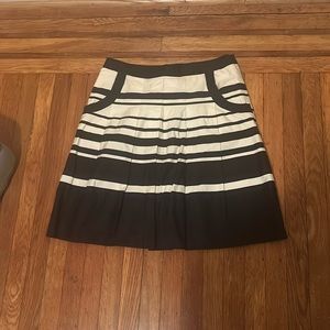 Ann Taylor size 8 skirt WITH POCKETS
